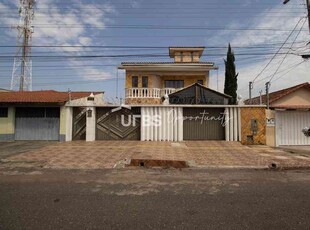 Casa com 3 quartos à venda no bairro Jardim Vila Boa, 360m²