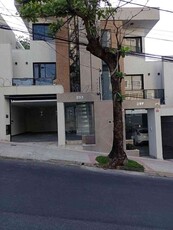 Casa com 3 quartos à venda no bairro Santa Rosa, 187m²