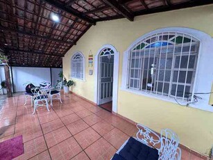 Casa com 3 quartos à venda no bairro Serrano, 220m²