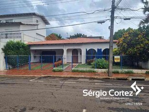 Casa com 3 quartos para alugar no bairro Lago Parque, 382m²