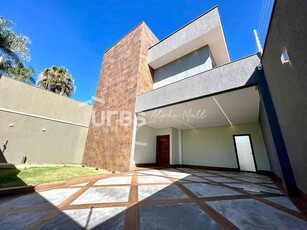 Casa com 4 quartos à venda no bairro Jardim Vitória, 390m²