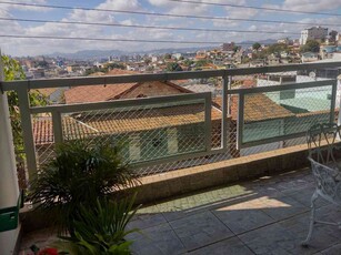 Prédio com 3 quartos à venda no bairro Novo Riacho, 250m²