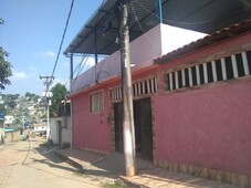 CASA COM TERRAÇO PRONTA PRA MORAR