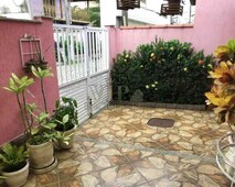 Linda Residência Linear, condomínio fechado em Bangu. Agende sua visita