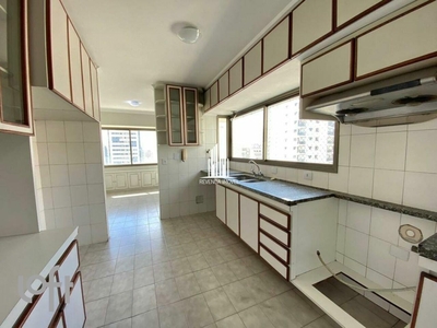 Apartamento à venda em Aclimação com 192 m², 4 quartos, 3 suítes, 3 vagas