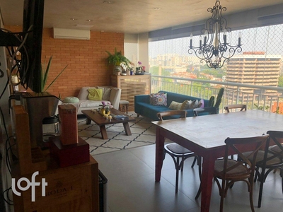 Apartamento à venda em Santo Amaro com 160 m², 4 quartos, 2 suítes, 2 vagas