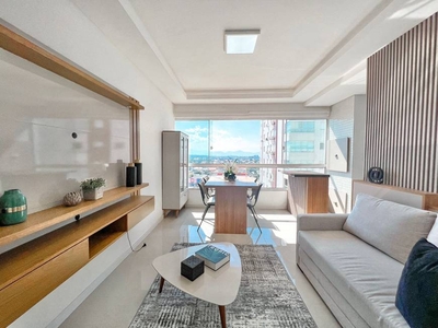 Apartamento com 2 Quartos e 2 banheiros à Venda, 63 m² por R$ 620.000