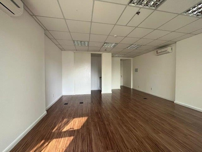 Sala Comercial com 1 Quarto e 1 banheiro para Alugar, 38 m² por R$ 2.350/Mês