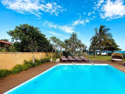 Linda Casa Pé na Areia da Praia de Geribá, com Quatro Suítes