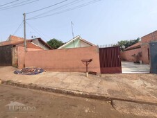 Casa à venda no bairro Conjunto Afonso Sarabia em Ibiporã