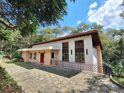 Casa em Albuquerque, Teresópolis/RJ de 194m² 3 quartos à venda por R$ 1.174.000,00