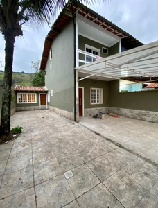 Casa em Centro, Angra dos Reis/RJ de 115m² 3 quartos à venda por R$ 348.000,00