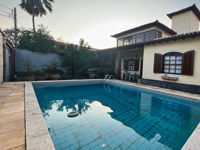 Casa em Jardim Flamboyant, Cabo Frio/RJ de 360m² 3 quartos à venda por R$ 679.000,00