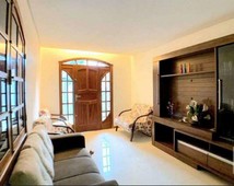 Casa com 3 quartos à venda no bairro Cachoeirinha, 250m²