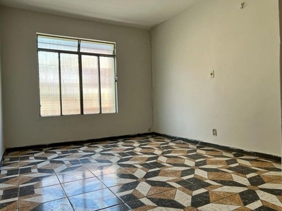 Casa à venda, 2 quartos, 2 vagas, FLORESTA - Belo Horizonte/MG