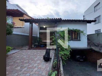 Casa com 5 quartos à venda no bairro Cruzeiro, 311m²
