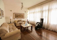 Casa com 5 quartos à venda no bairro Mangabeiras, 580m²
