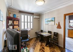 APARTAMENTO no 9º andar com 2 dormitórios