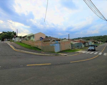 Casa à venda em Piraquara, com 02 quartos, 04 vagas de garagem e quintal, imóvel averbado