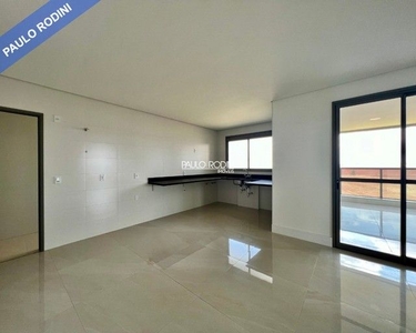 Casa de Condomínio com 4 Quartos e 5 banheiros à Venda, 376 m² por R$ 2.640.000