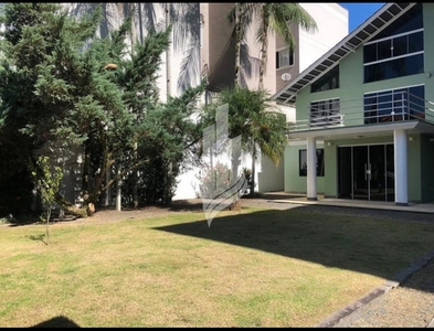 Casa no Bairro Velha em Blumenau com 3 Dormitórios (1 suíte) e 235 m²