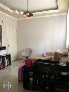 Apartamento à venda em Candelária com 48 m², 2 quartos, 1 vaga