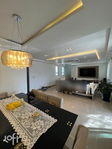 Apartamento à venda em Recreio dos Bandeirantes com 210 m², 3 quartos, 3 suítes, 4 vagas