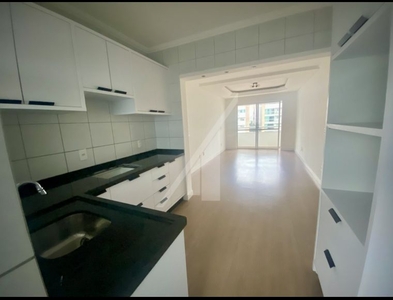 Apartamento no Bairro Velha em Blumenau com 2 Dormitórios (1 suíte) e 71 m²