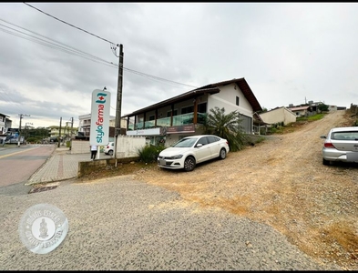 Casa no Bairro Salto Norte em Blumenau com 3 Dormitórios (1 suíte) e 296 m²