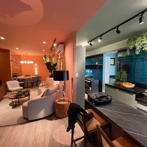 Apartamento possui 123m² dispõe de 2 ou 3 suítes, 4 banheiros e 3 vagas em São Brás - Belé