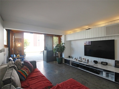 Apartamento à venda em Pinheiros com 270 m², 2 quartos, 2 suítes, 4 vagas