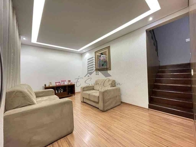 Casa com 3 quartos à venda no bairro Conjunto Califórnia, 250m²