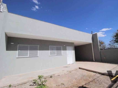 Casa com 3 quartos para alugar no bairro Taguatinga Sul, 300m²