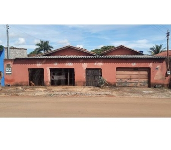 Urgente!!! Vende-se 2 casas em terreno de 525 m² em Goiânia