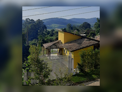 1000 METROS - LINDA CASA EM CONDOMINIO COM 3 QUARTOS À VENDA ATIBAIA