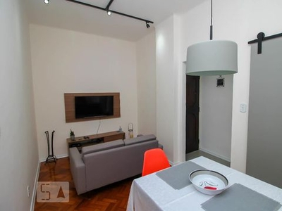 APARTAMENTO no 5º andar mobiliado com 1 dormitório