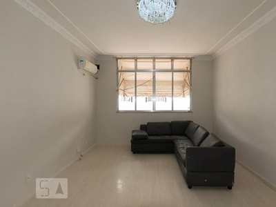 APARTAMENTO no 6º andar com 3 dormitórios