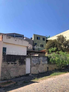 Casa com 2 quartos para alugar no bairro Alípio de Melo, 60m²