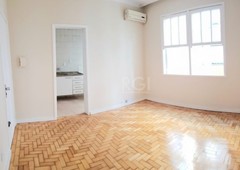 Apartamento à venda por R$ 297.000