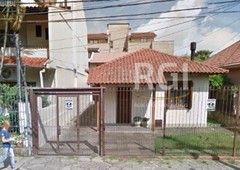 Casa à venda por R$ 840.000