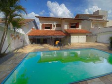 Casa à venda por R$ 950.000
