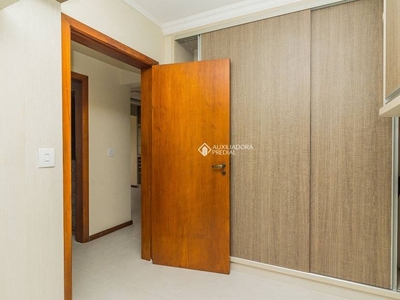 Apartamento com 2 Quartos e 1 banheiro para Alugar, 68 m² por R$ 2.400/Mês