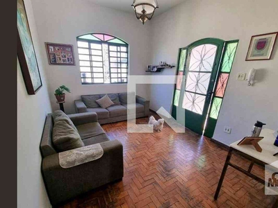 Casa com 3 quartos à venda no bairro Cachoeirinha, 300m²