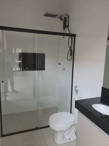 Casa com 3 Quartos e 4 banheiros à Venda, 220 m² por R$ 350.000