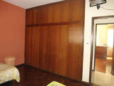 Casa com 4 quartos à venda no bairro Bandeirantes, 200m²