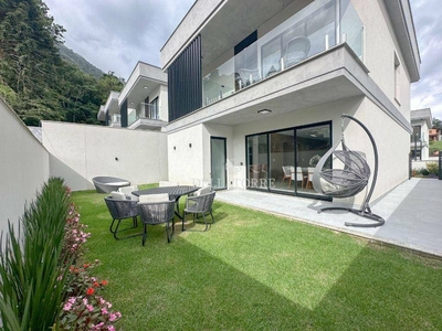 Casa em Carlos Guinle, Teresópolis/RJ de 204m² 4 quartos à venda por R$ 1.494.000,00