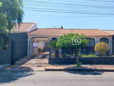 Casa em Conjunto Residencial Cidade Alta, Maringá/PR de 194m² 3 quartos à venda por R$ 489.000,00