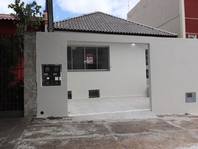 Casa em Jardim São Pedro, Porto Alegre/RS de 100m² 2 quartos para locação R$ 2.500,00/mes