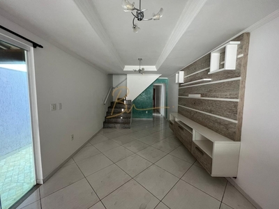 Casa em Parque Burle, Cabo Frio/RJ de 10m² 4 quartos à venda por R$ 599.000,00