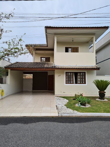 Casa em Parque Califórnia, Jacareí/SP de 223m² 4 quartos à venda por R$ 859.000,00